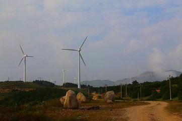 送绍兴帅汤相得请洞霄归括苍二首